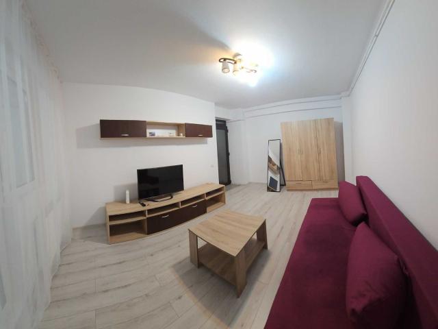 Apartament 3 camere de inchiriat