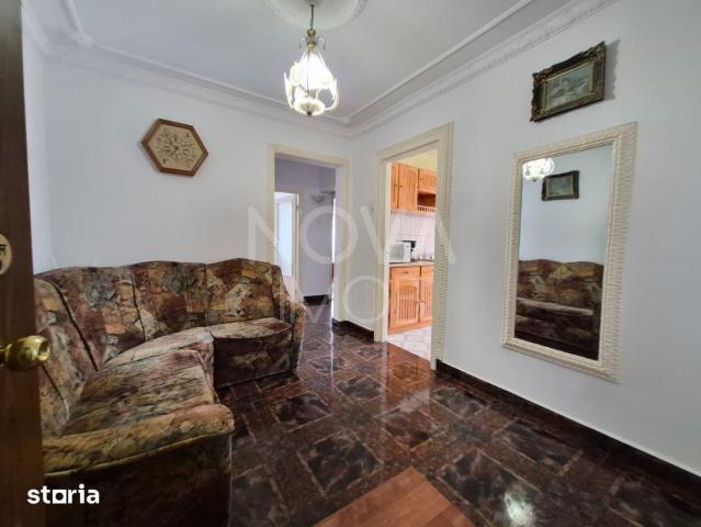 Apartament 3 camere de inchiriat Vasile Aaron