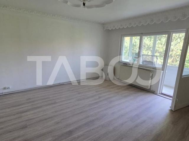 Apartament 3 camere de inchiriat zona Campului etaj 2