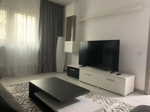 Apartament 3 camere de inchiriat zona Casa de Cultura Constanta