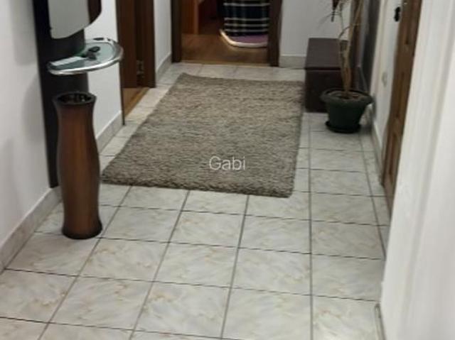 Apartament 3 camere de inchiriat, zona centrala, 250 Euro negociabil