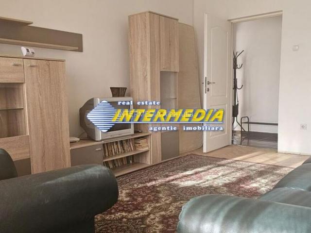 Apartament 3 camere de inchiriat zona Centru mobilat si utilat