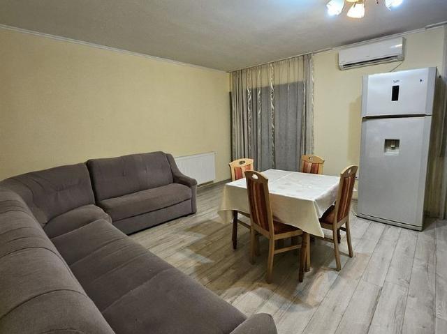 Apartament 3 camere de închiriat – zona Rogerius