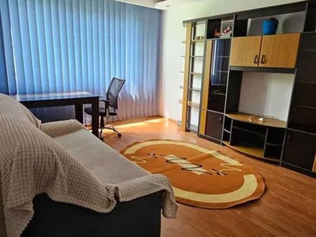 Apartament 3 camere de inchiriat, zona Romancierilor, centrala proprie