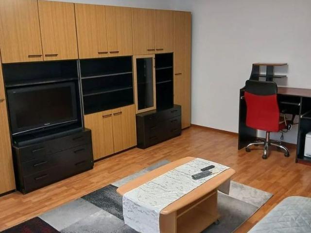 Apartament 3 camere, de închiriat, zona Terezian