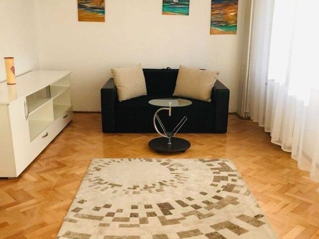 Apartament 3 camere de inchiriat zona Titan