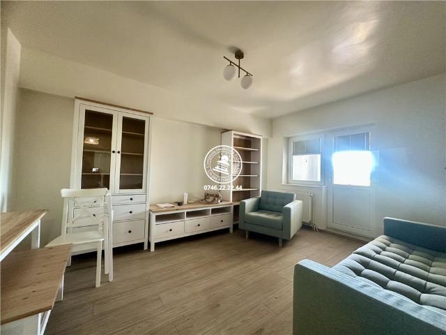 Apartament 3 camere de inchiriat Centru
