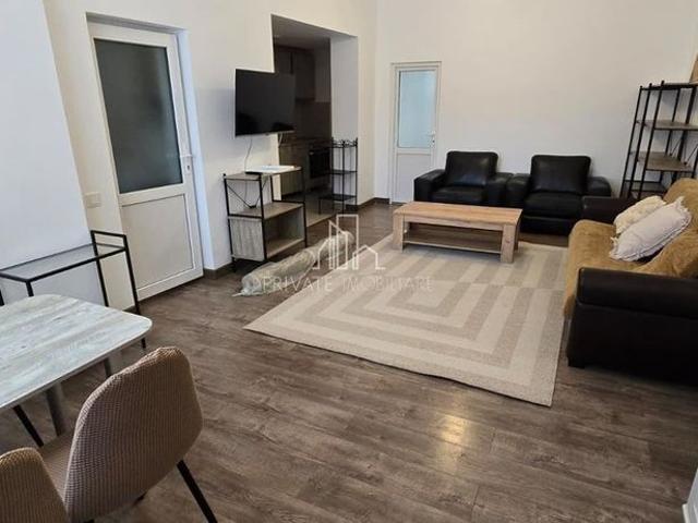 Apartament 3 Camere De Inchiriat cu Parcare, Zona 7 Noiembrie