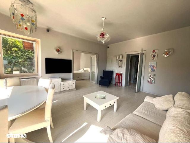 Apartament 3 camere de închiriat, curte și grădină Proprietar