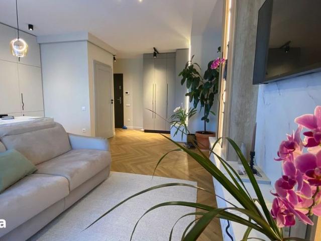 Apartament 3 camere de închiriat–Grădină + terasă + parcare subterană