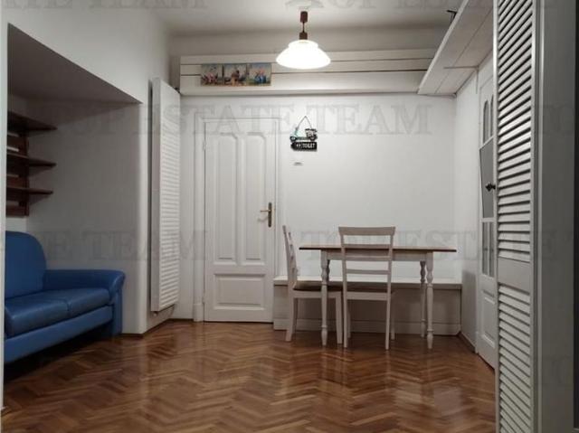 Apartament 3 camere de inchiriat in vila,cochet, nou renovat, balco