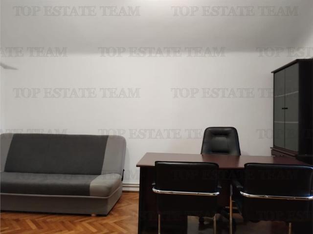 Apartament 3 camere de inchiriat in vila,cochet, nou renovat, balcon, curte interioara. Foisorul de Foc