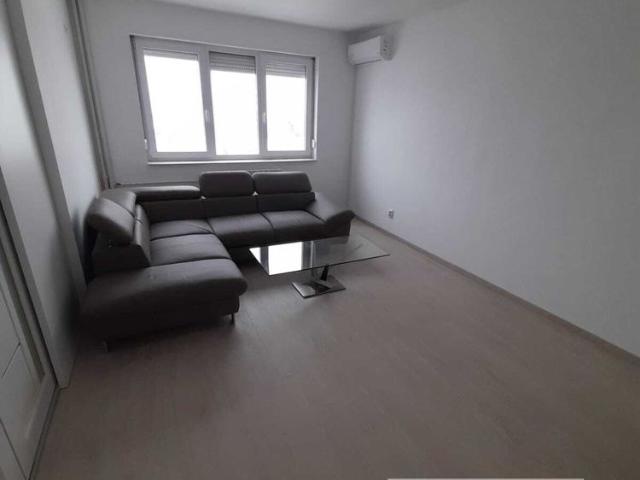 Apartament 3 camere de inchiriat in zona Magheru