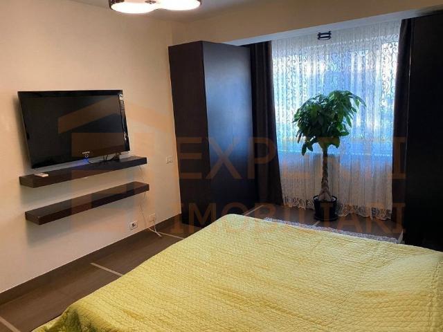 Apartament 3 camere de inchiriat, in zona Mamaia