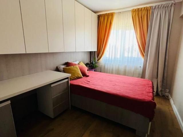 Apartament 3 camere de inchiriat in zona Aradul Nou