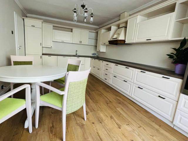 Apartament 3 camere de inchiriat in zona Aradul Nou