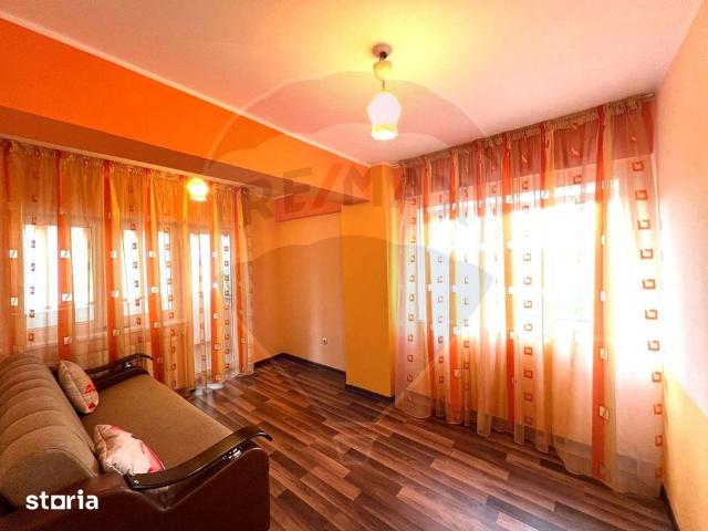 Apartament 3 camere de închiriat în zona CFR