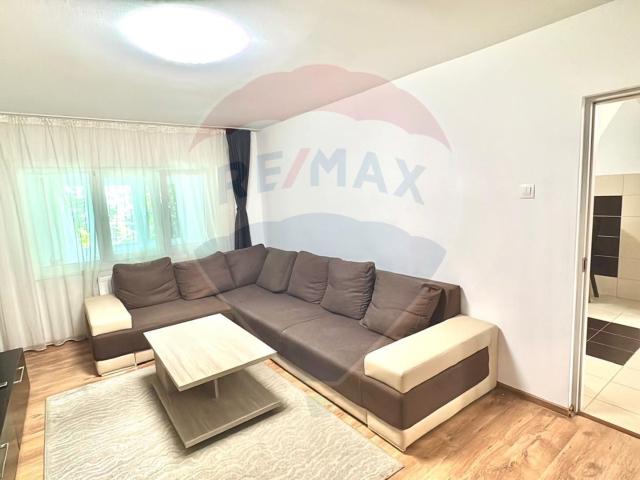 apartament 3 camere de închiriat în zona dragoș vodă