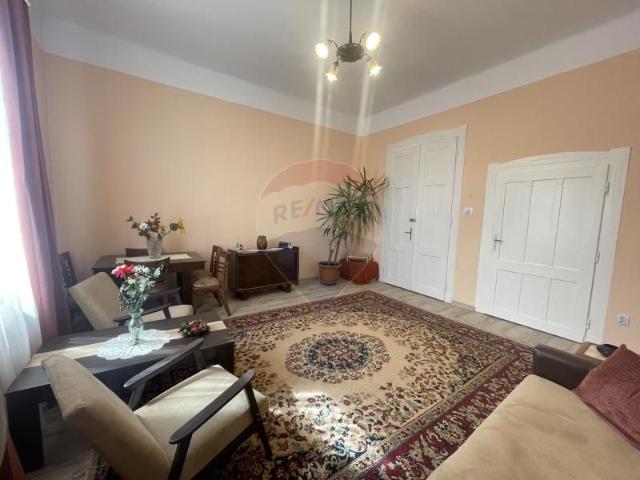 Apartament 3 camere de inchiriat in zona Garii
