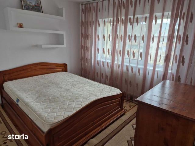 Apartament 3 camere de inchiriat in cart. Obcini