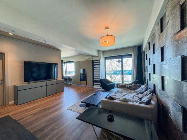Apartament 3 camere de închiriat in Mamaia | Vedere frontală la mare | Parcare