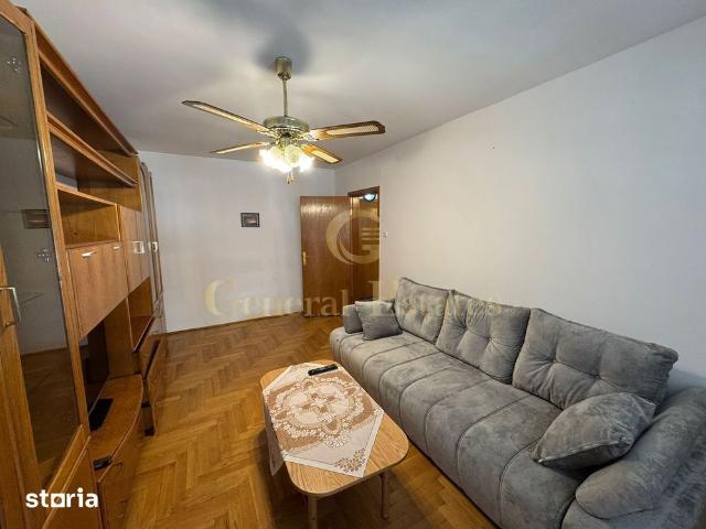 Apartament 3 camere de închiriat în Răcădău | Decomandat | Parcare