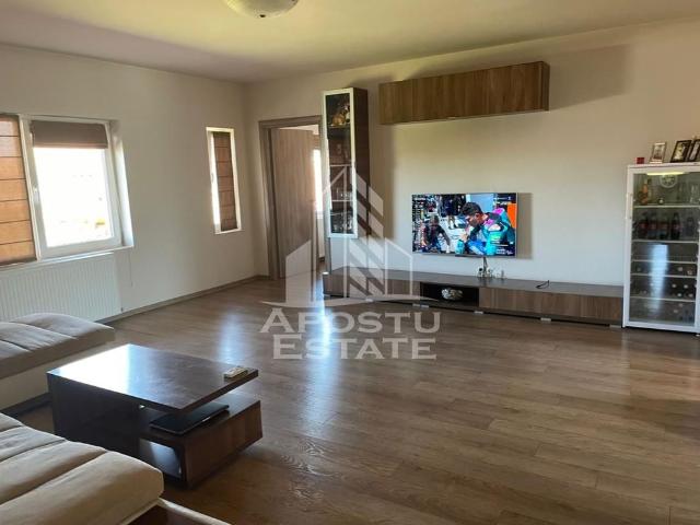 Apartament 3 camere,de inchiriat, Loc de parcare,Dumbravita