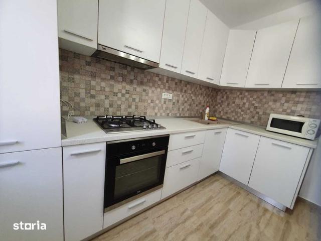 Apartament 3 camere de inchiriat Matei Millo cu loc parcare si boxa