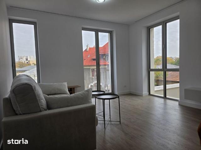Apartament 3 camere de inchiriat nou în zona Armenească Universitate