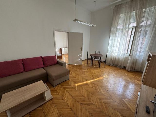 Apartament 3 camere de închiriat – Piața Unirii