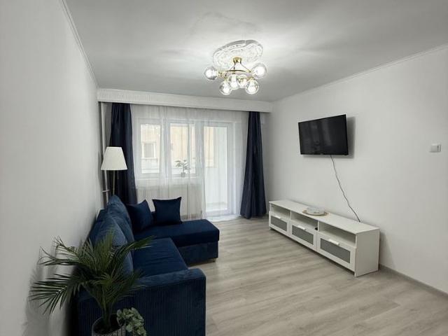 Apartament 3 camere de închiriat Pitești centru