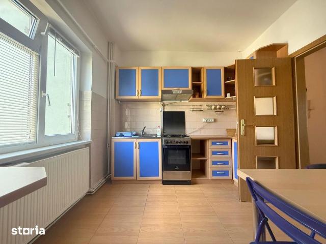 Apartament 3 camere de inchiriat, str. Bucuresti