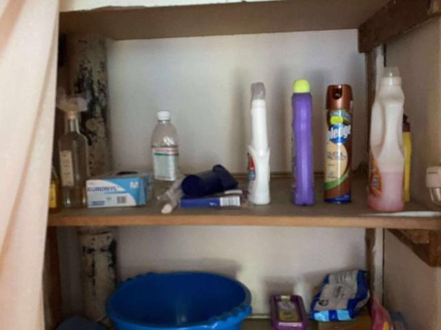 Apartament 3 camere de vanzare, Carpati 1, et. 2, 53.000 euro neg