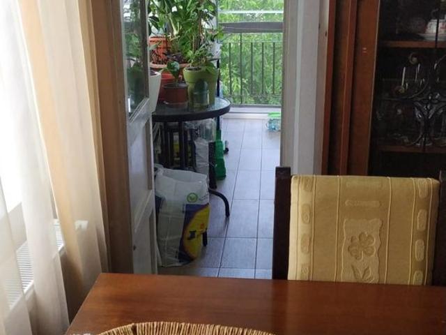 Apartament 3 camere de vanzare, decomandat