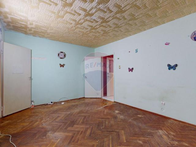 Apartament 3 camere de vânzare, necesită renovare, Săcele