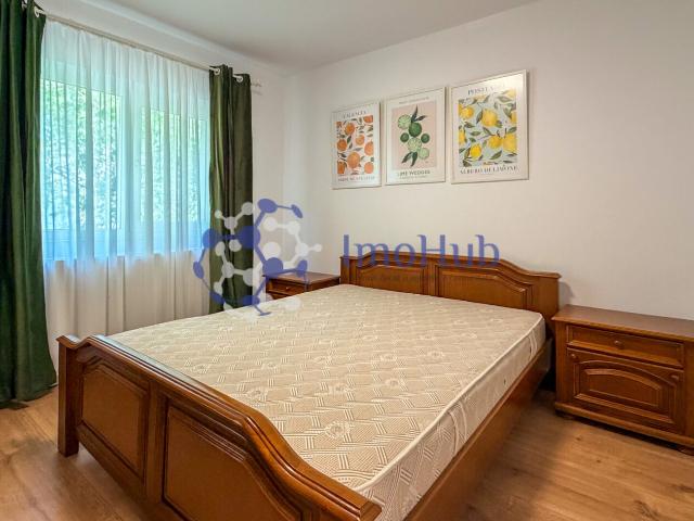 Apartament 3 camere decomandat, 2 bai si garaj in Nicolina