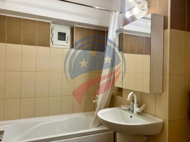 Apartament 3 camere decomandat, 72 mp, etaj 5/7, Universitate 3 AC, centrala