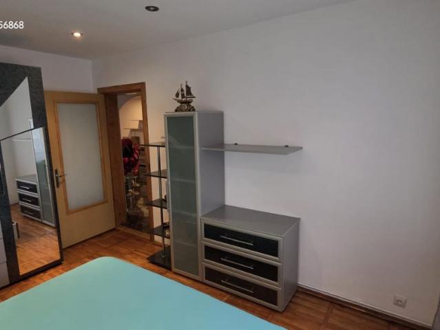 Apartament 3 Camere Decomandat, 80 mp, Parter – Micro 6, Targoviste
