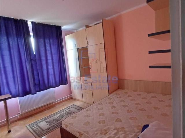Apartament 3 camere decomandat Alexandru Cel Bun