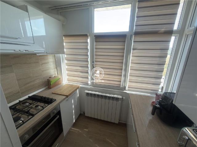 Apartament 3 camere decomandat, Dacia