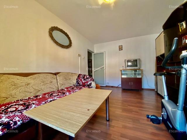 Apartament 3 Camere Decomandat de Închiriat – Micro 12, Târgoviște