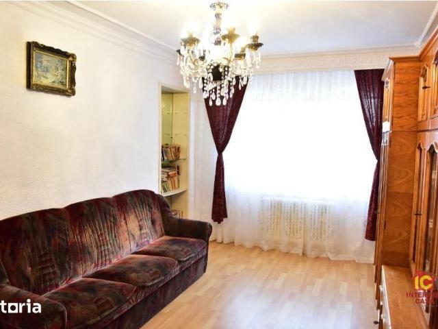 Apartament 3 camere decomandat de închiriat – Semaforului Sibiu