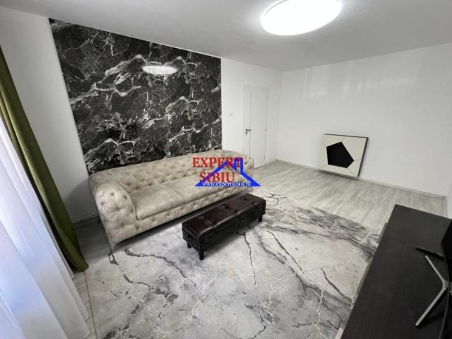 Apartament 3 camere decomandat de inchiriat Zona Terezian