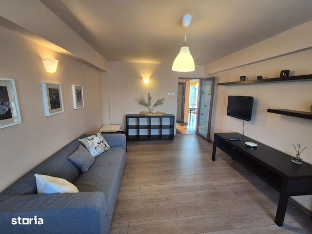 Apartament 3 camere decomandat, et.8, Micro 4, ID 649