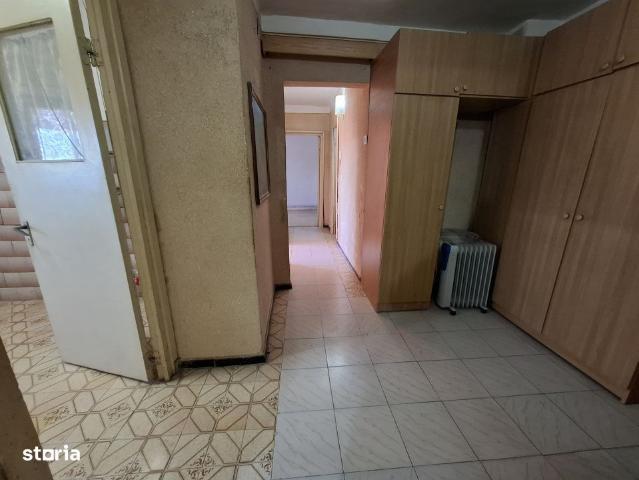 Apartament 3 camere, decomandat, etaj 9, micro 6, targoviste