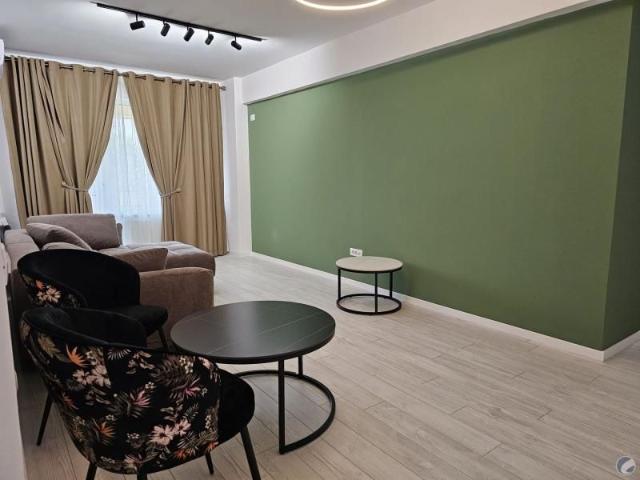APARTAMENT 3 CAMERE DECOMANDAT, ETAJ 1, BLOC NOU, NICOLINA PRIMA STATIE, LANGA CATEDRALA CATOLICA
