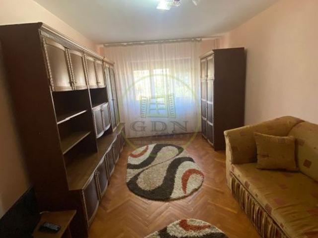 Apartament 3 camere decomandat, etaj 3 din 4, mobilat, utilat, str Cop