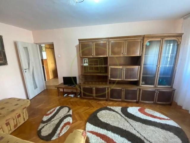 Apartament 3 camere decomandat, etaj 3 din 4, mobilat, utilat, str Coposu