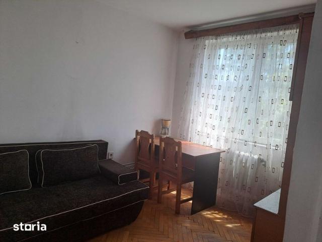 Apartament 3 camere, decomandat ideal pentru STUDENTI