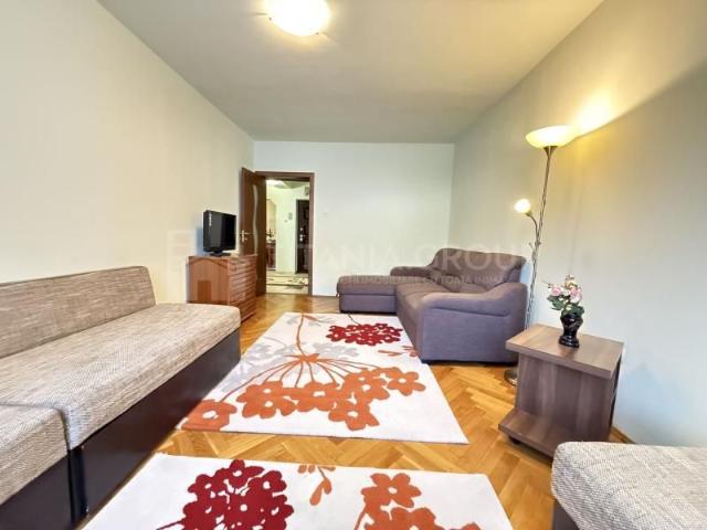 Apartament 3 camere decomandat+ loc de parcare Centrul Vechi